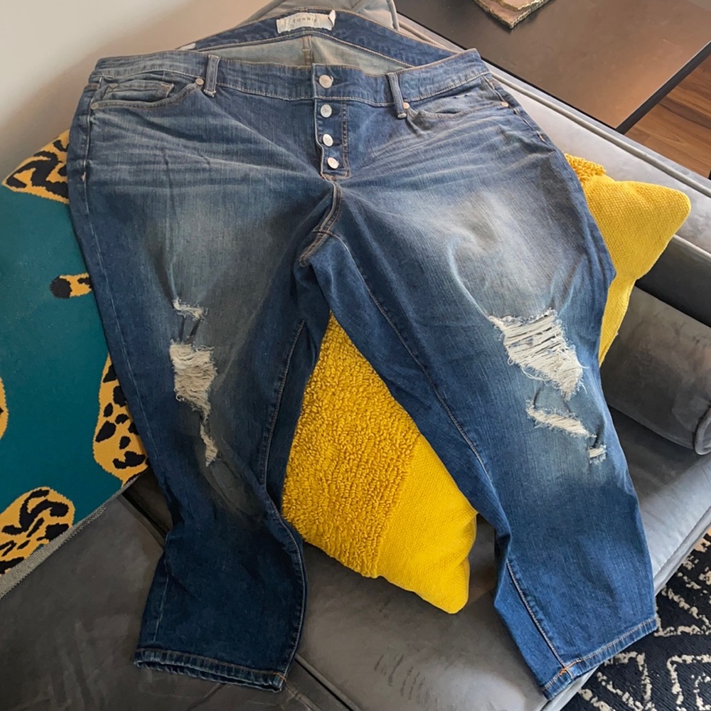 NWOT - Distressed Skinny Jeans - Size: 20